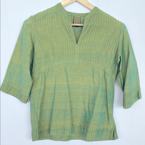 MAIWA Tops - Elegant Olive V-Neck Blouse